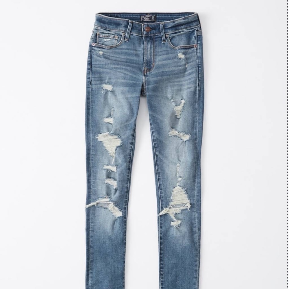 A&F Mid Rise Super Skinny